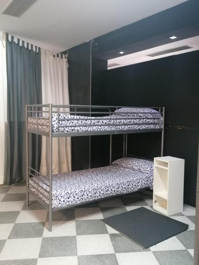 Hostal Casa Rosa Madrid Bagian luar foto